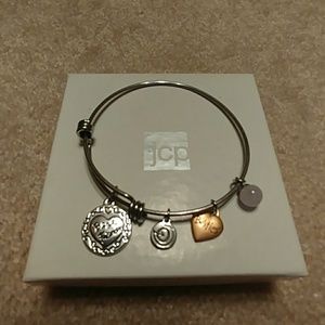 NWT-Bestie Bracelet